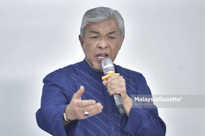 The Chairman of Barisan Nasional (BN), Datuk Seri Ahmad Zahid Hamidi addressing the Indian community at Tampoi, Johor Bahru in conjunction with Johor state election. PIX: FAREEZ FADZIL / MalaysiaGazette / 11 MARCH 2022