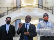 Penyelewengan RM42 juta SRC perlu dibicara semula – Shafee