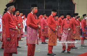 Kita mesti bangkit, bukan menangis teresak-esak – Ahmad Maslan