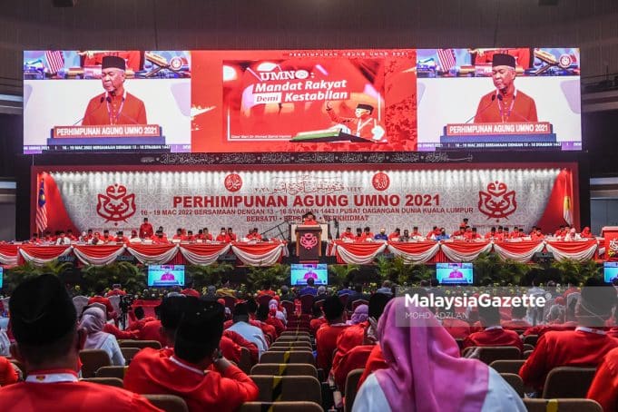 The President of UMNO, Datuk Seri Dr Ahmad Zahid Hamidi speaks during the UMNO General Assembly (PAU) 2021 at the World Trade Centre Kuala Lumpur (WTCKL). PIX: MOHD ADZLAN / MalaysiaGazette / 18 MARCH 2022 divisions support party election GE15