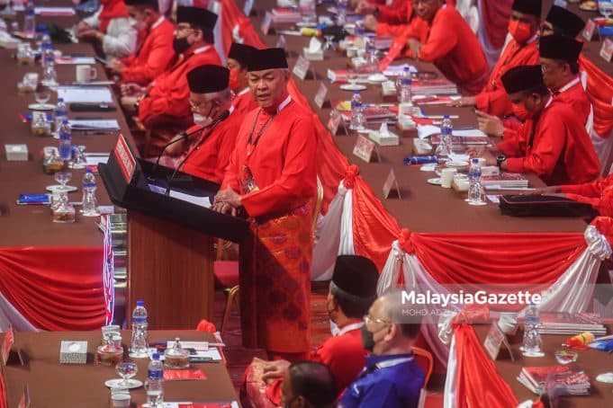 The President of UMNO, Datuk Seri Dr Ahmad Zahid Hamidi speaks during the UMNO General Assembly (PAU) 2021 at the World Trade Centre Kuala Lumpur (WTCKL). PIX: MOHD ADZLAN / MalaysiaGazette / 18 MARCH 2022 PM Ismail Sabri PAU 2021
