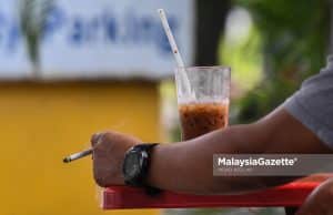 Pelanggan Degil Masih Merokok di Premis Makanan?