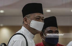 Ahli Parlimen Padang Rengas, Datuk Seri Mohamed Nazri Abdul Aziz hadir pada Sesi Perbahasan Ucapan Dasar Presiden UMNO sempena Perhimpunan Agung UMNO 2021 di Pusat Dagangan Dunia Kuala Lumpur (WTCKL). Foto AFFAN FAUZI, 18 MAC 2022.