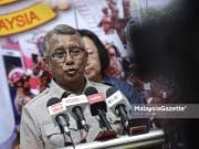 Kerajaan nafi ada dasar agihan rumah kos rendah kepada parti politik Skim Kuota Menegak Kerajaan Datuk Seri Dr Ismail Abd. Muttalib. Parliament Dewan Rakyat low-cost housing Khalid Samad