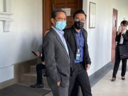 Azizan Abd Rahman, the former Chairman of Labuan Offshore Financial Services Authority (LFSA) (left) is facing charges at the Kuala Lumpur Session Court for abusing his position to gain gratification in the form of protection for Kensington Trust Labuan from being taken action.