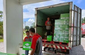 Spritzer hantar air kepada mangsa banjir Terengganu
