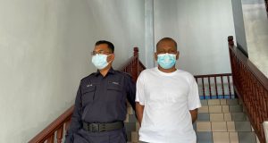 domestic abuse attempt murder Cleaner, M. Paramasivam dijatuhkan hukuman penjara tiga tahun oleh Mahkamah Sesyen Melaka hari ini.