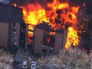 10 cedera kompleks kediaman meletup, terbakar