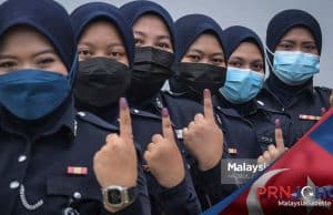 PRN Johor : Suasana Hari Mengundi Awal di Dewan Serbaguna Perumahan PDRM Muar