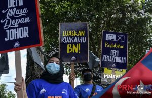 PRN Johor : ‘Flashmob’ Jentera Barisan Nasional Youth Volunteer Sekitar Parti Raja