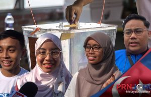 PRN Johor : Teruja Kali Pertama Mengundi, Pengundi Muda Ajak Rakan-Rakan Tunai Tanggungjawab