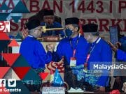MGNews: ‘Envelop’ Putih? Bukan Ada Pemilihan, Ambilah Tok Mat! – Zahid