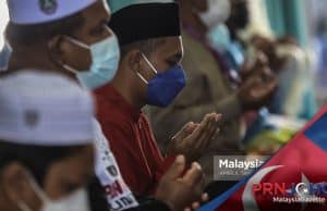 PRN Johor : Tenang.. Calon BN N39 Tanjung Surat Tunai Solat Jumaat