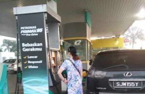 foreign-registered vehicle car Singapore RON95 refuel