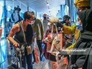 Sejumlah 10,000 pengembara tiba melalui jalan udara hari ini