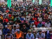 Suasana Masjid Penuh Ketika Malam Pertama Solat Tarawih #Endemik