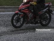 Jalan Rosak, Tidak Rata Jejas Pengguna Jalan Raya