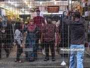 Peniaga, Pengunjung Lega DBKL Akhirnya Buka Pagar ‘Penjara’ di Bazar Jalan TAR