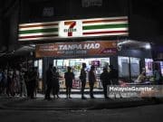 ‘Nasi Lemak Beratur 7E’ Jadi Buruan Juadah Sahur