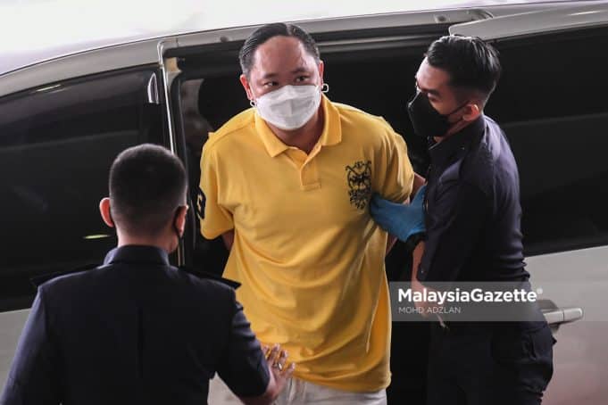 The accused is charged with owning luxury vehicles from the proceeds of money-laundering and unlawful activities at the Shah Alam Sessions Court. PIX: MOHD ADZLAN / MalaysiaGazette / 13 APRIL 2022 Chung Chee Yong unlawful activities money-laundering proceeds