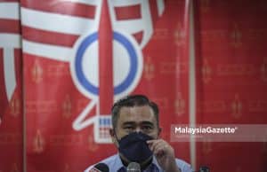 Secretary-General of DAP, Anthony Loke Siew Fook at a special news conference at the Headquarters of DAP, Kuala Lumpur. PIX: HAZROL ZAINAL / MalaysiaGazette / 14 APRIL 2022