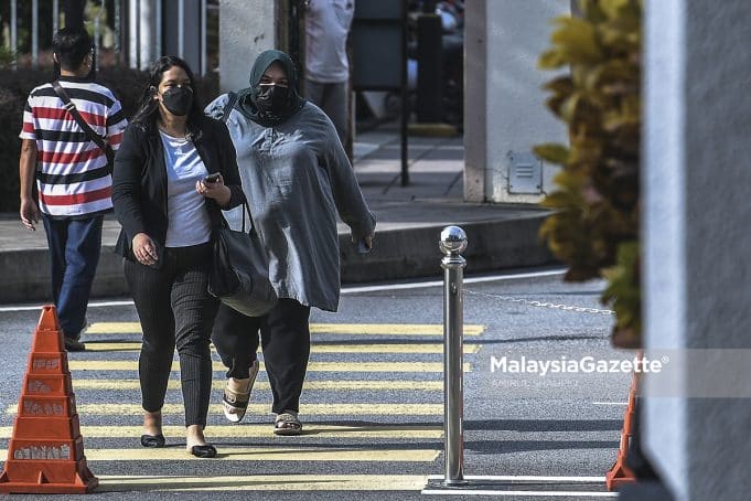 The Founder of Rumah Bonda, Siti Bainun Ahd. Razali arrives at the court for the child neglect and abuse case of the Down Syndrome girl, Bella. PIX: AMIRUL SHAUFIQ / MalaysiaGazette / 20 APRIL 2022. #justiceforbella paid witness