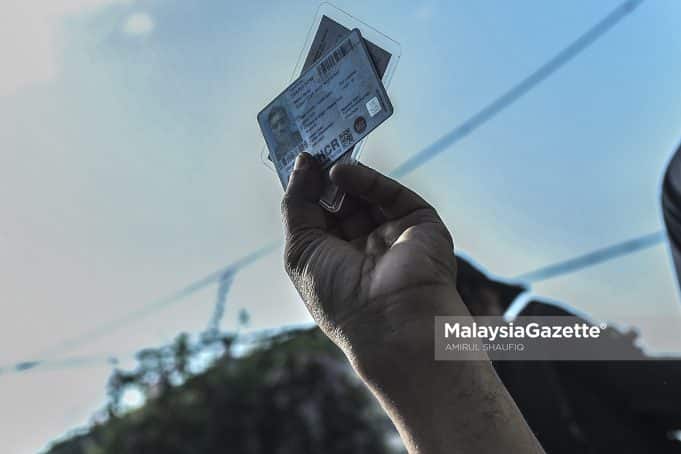 UNHCR card holders Pakistan Pakistani Some of the illegal immigrants (PATI) arrested during an enforcement operation at the Selayang Daily Market and Kuala Lumpur Wholesale Market. PIX: AMIRUL SHAUFIQ / MalaysiaGazette / 28 APRIL 2022.