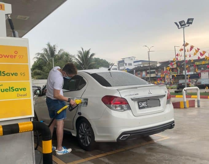 Singaporean Singapore RON95 subsidised petrol fuel lansi kiasu