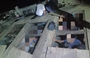 2 penjawat awam antara ditahan ketika seludup masuk 119 migran
