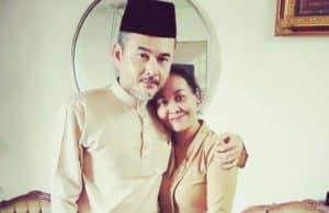 Ellie Suriaty, Azri bercerai