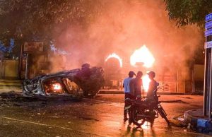 Bekas rumah PM Sri Lanka dibakar perusuh