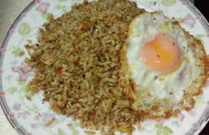 Gaduh sebab harga nasi goreng kosong, telur RM6
