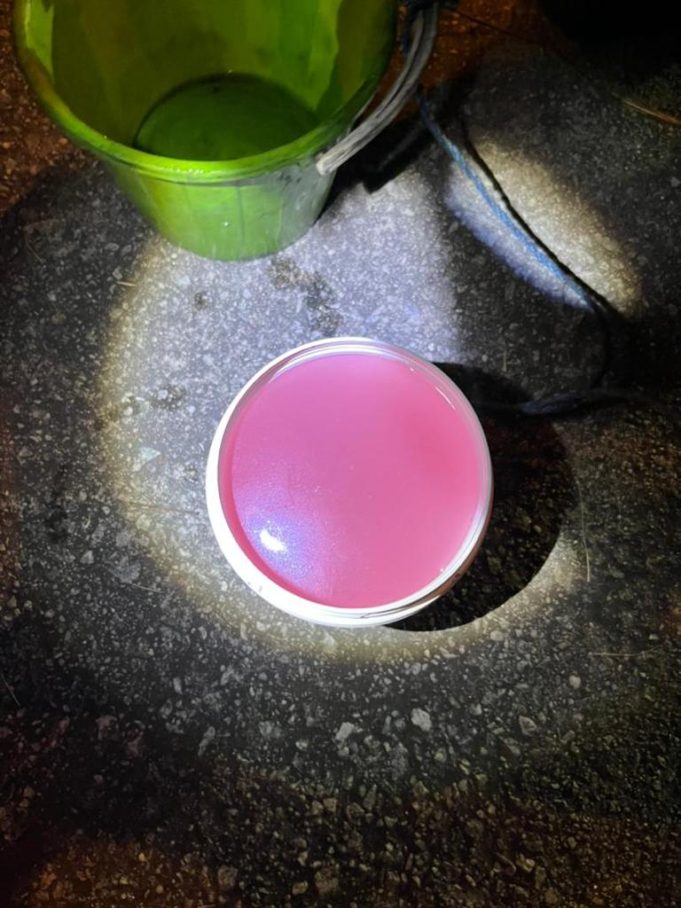1.AIR BERWARNA MERAH DI SUNGAI CHANDONG, KLANG