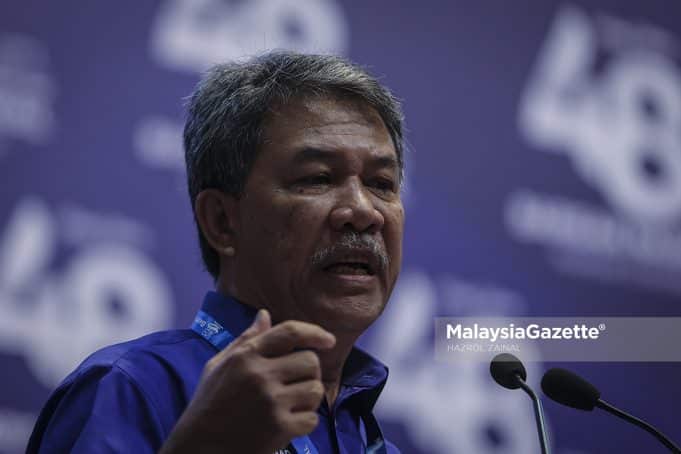 Deputy President of Barisan Nasional Datuk Seri Mohamad Hasan delivering a speech in conjunction with the Barisan Nasional (BN) Convention 2022 and the 48th BN Anniversary at the World Trade Centre Kuala Lumpur (WTCKL). PIX: HAZROL ZAINAL / MalaysiaGazette / 01 JUNE 2022. BN component parties