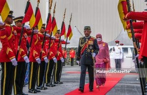 Agong berkenan berangkat ke Istiadat Perbarisan Hari Ulang Tahun TUDM ke-64