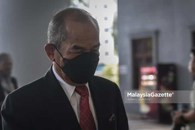 The Former Chief Secretary to the Government, Tan Sri Sidek Mohd Hassan arrives at the court for the trial involving Datuk Seri Najib Razak on tampering 1Malaysia Development Berhad (1MDB) final audit report. PIX: AMIRUL SHAUFIQ / MalaysiaGazette / 08 JUNE 2022. commensurate salary 1MBD