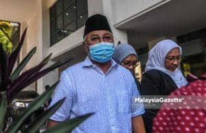 Former Menteri Besar of Selangor, Dr Mohamad Khir Toyo arrives at the Syariah Court in Shah Alam for the nusyuz case against his wife, Zaharah Kechik. PIX: MOHD ADZLAN / MalaysiaGazette / 27 JUNE 2022