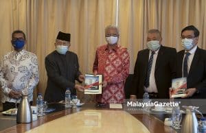 PM Terima Laporan Tahunan Jawatankuasa Khas Mengenai Rasuah