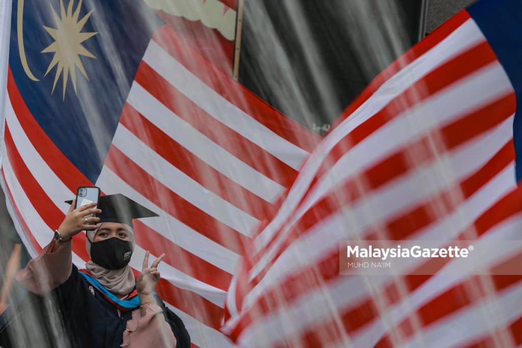 Bulan Kebangsaan - Kibaran Jalur Gemilang