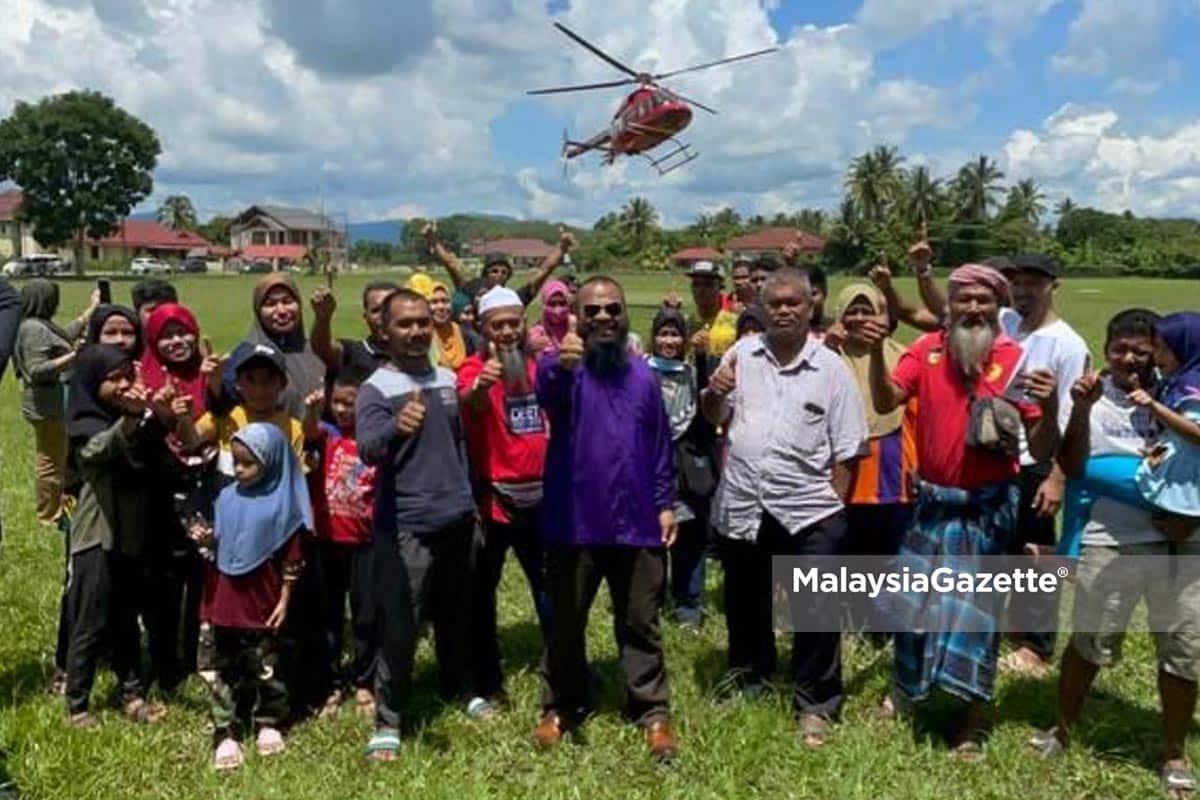 Lebih 400 warga Besut teruja dibawa bersiar naik helikopter