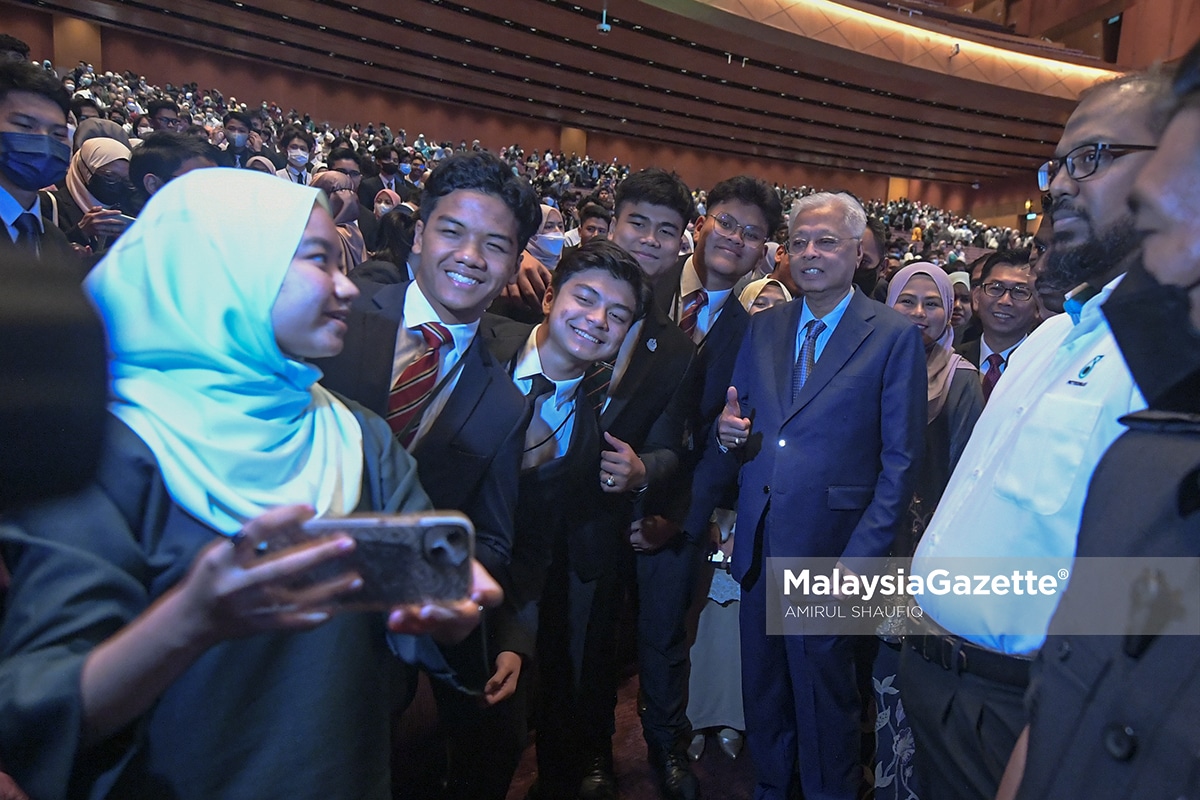 PM Hadir Penyampaian Anugerah Program Penajaan Pendidikan PETRONAS 2022