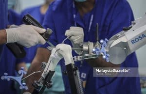 HKL Demonstrasi Pertukaran Sendi Pertama Guna Robotik