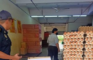 Pemborong telur kenakan 60 sen caj pengendalian diberi notis