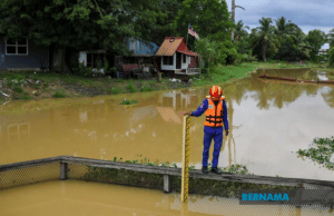 Sungai Padang Terap melepasi paras bahaya