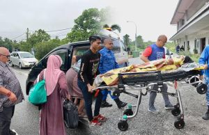 Calon BN, PN berganding bahu bantu mangsa banjir