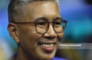 MKT UMNO: Shamsul Anuar, Tengku Zafrul, Zambry selesa