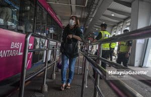 Orang Awam Guna Bas Perantara Rapid KL