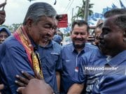 PM setuju beri komputer riba kepada anak-anak M40 – Ahmad Zahid