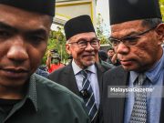 Wajah Ceria Anwar Selepas Selesai Menghadap YDP Agong