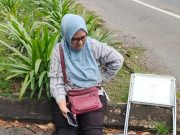 Wanita tak cedera selepas keretanya ‘lumat’ rempuh lori